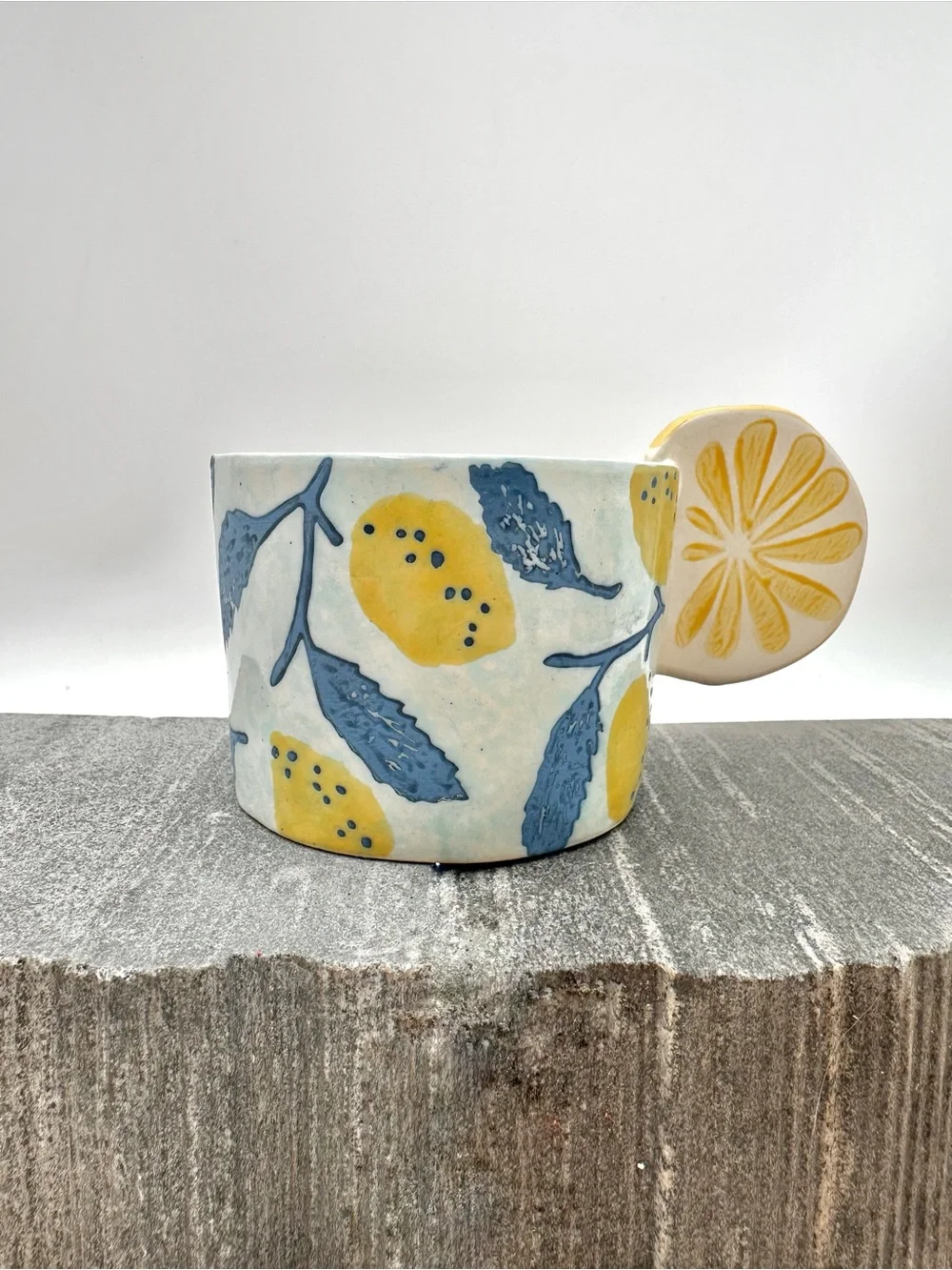 Anthropologie Grove Lemon Mug Teacup w/ Lemon Slice Handle Stoneware